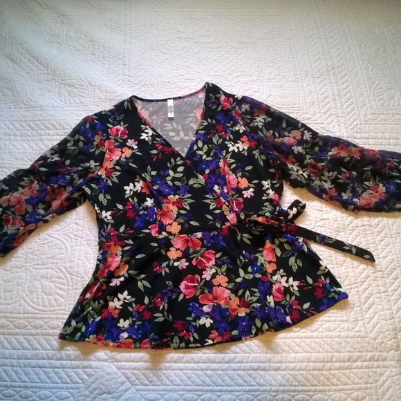 Floral Faux Wrap Blouse - Picture 7 of 9